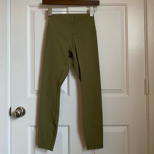 Lululemon pants 25” size 4 green